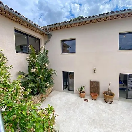Maison Au Calme, Proche 別荘